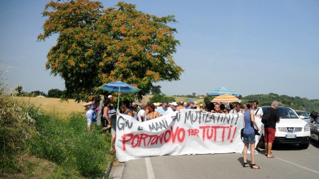 Casa Mutilatini, stop al rischio pescecani privati