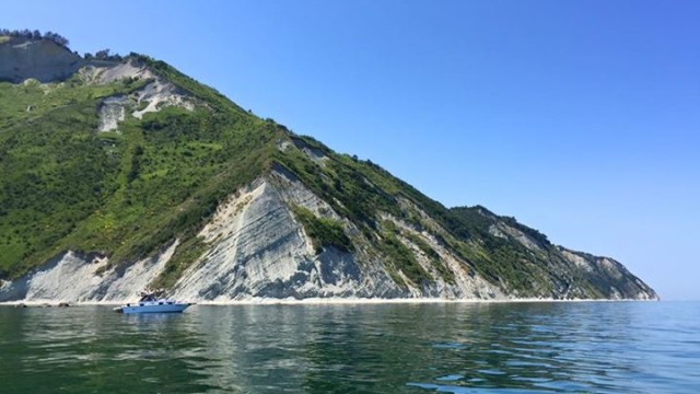 Conero, Eco1 preme per riserva marittima