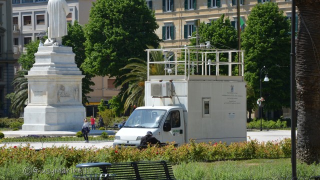 Cabina anti-smog a piazza Cavour